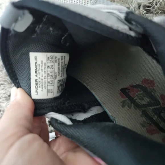 Girls under armour shoes