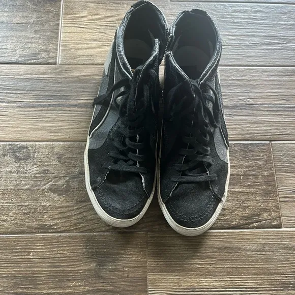 Golden Goose Black and Gray Athletic Shoes