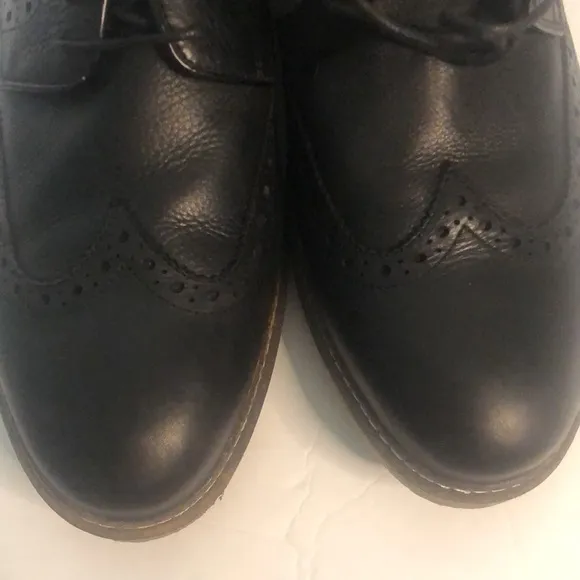 Gordon Rush black leather shoes, size 9 1/2