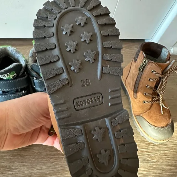 Great condition fall boots and winter boots, 28 ,