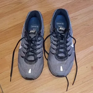GUC Nike Air Gray Running Shoes size 9.5