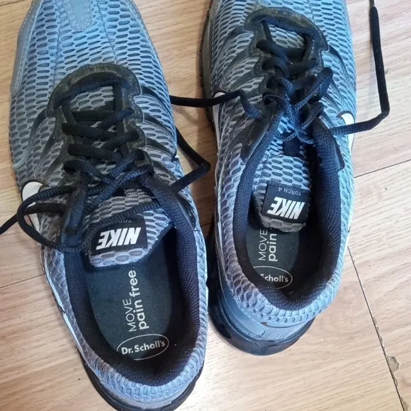 GUC Nike Air Gray Running Shoes size 9.5