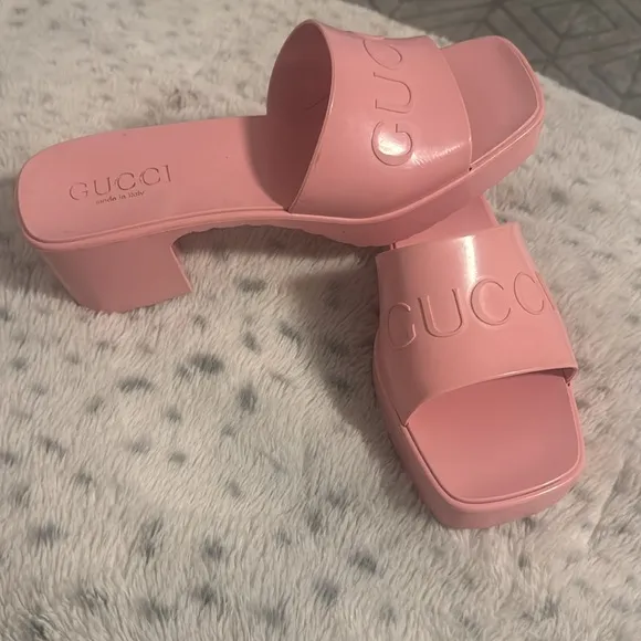 Gucci Pink Women's Slide Sandals