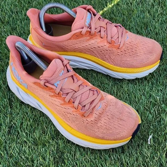 HOKA CLIFTON 8 - Womens Athletic Shoes - SIZE 7.5B