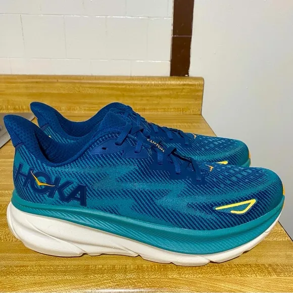 Hoka Clifton 9 Men Athletic Shoes Size 11