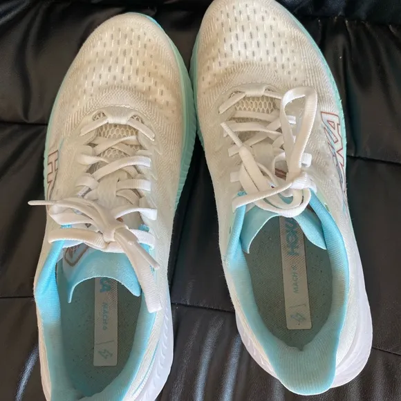 Hoka Women's Mach 8 Running Shoes - White and Teal