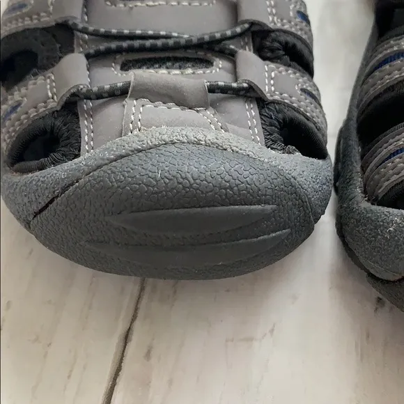Hydro hiker Velcro strap youth sandals