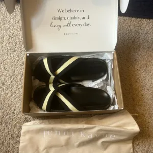 Jenni Kayne Black and Cream Sandals