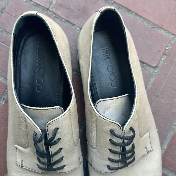 Jimmy Choo grey leather shoes with spotted funky soles. Size 43 EU