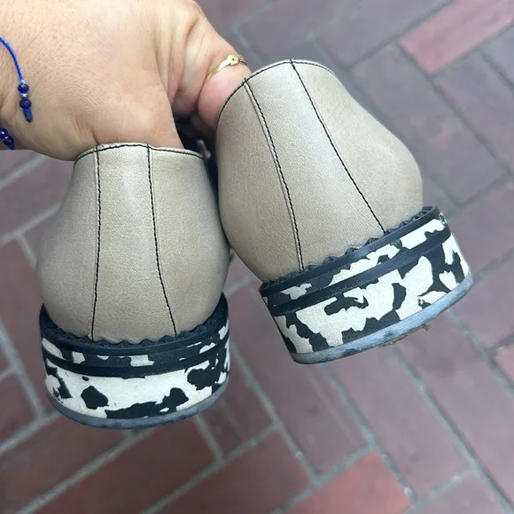 Jimmy Choo grey leather shoes with spotted funky soles. Size 43 EU