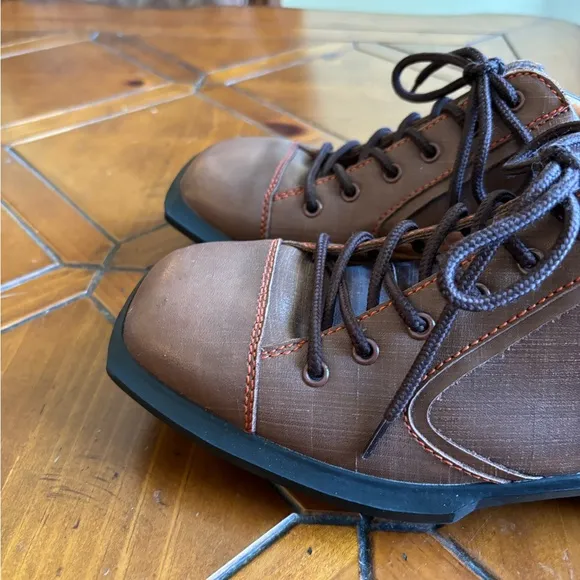 Jon fluevog men’s lace up shoes