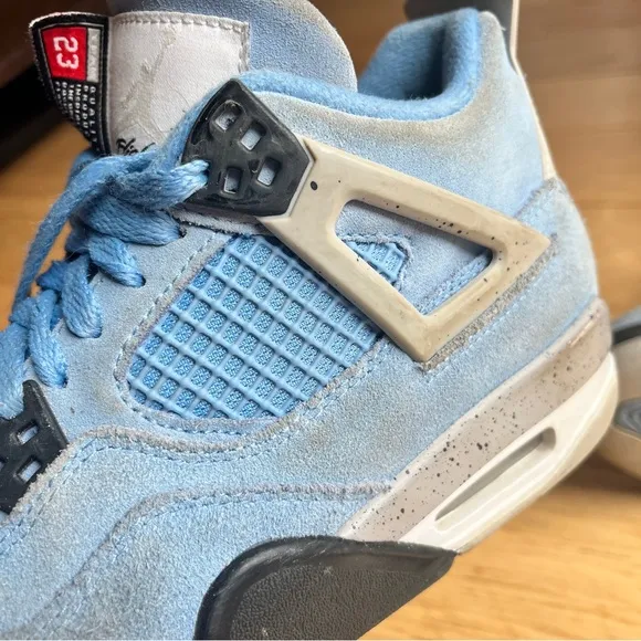Jordan 4 University Blue Bug Kid size 6