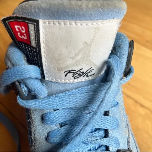 Jordan 4 University Blue Bug Kid size 6
