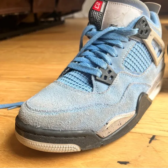 Jordan 4 University Blue Bug Kid size 6