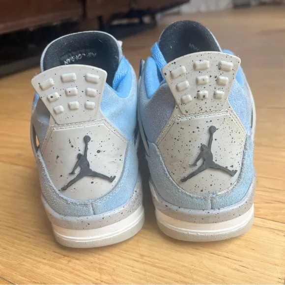 Jordan 4 University Blue Bug Kid size 6