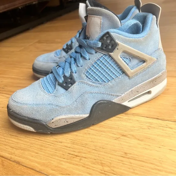 Jordan 4 University Blue Bug Kid size 6