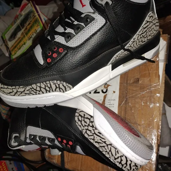 Jordan Athletic Shoes Black Red White