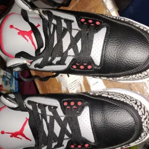 Jordan Athletic Shoes Black Red White