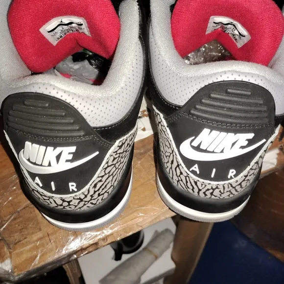 Jordan Athletic Shoes Black Red White
