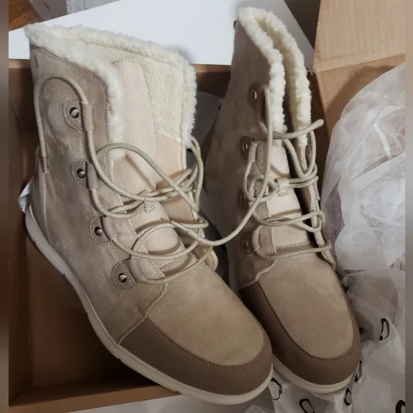 Journee Collection Laynee Tru Comfort Foam Winter Boots Size 11 &amp; 12 Beige NWB