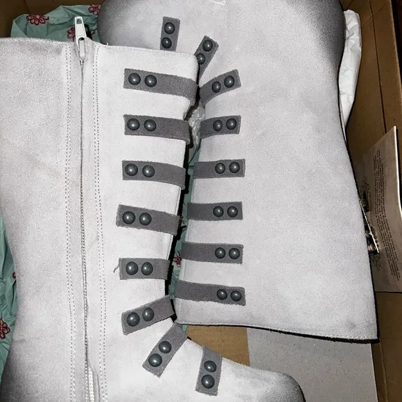 Joyfolie gray two tone boots