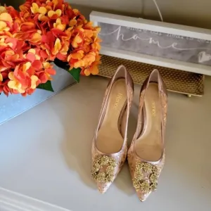 J.Renee Embroidered Lace &amp;  Gold Satin Pumps With Rhinestone Buckles Size 8M