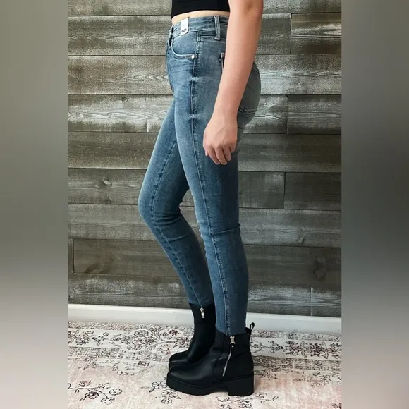 judy blue high waist tummy control top contrast wash skinny jean JB88767REG MD