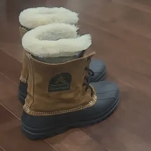 KAMIK MENS WINTER BOOTS LIKE NEW 9.0