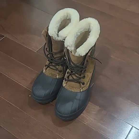 KAMIK MENS WINTER BOOTS LIKE NEW 9.0