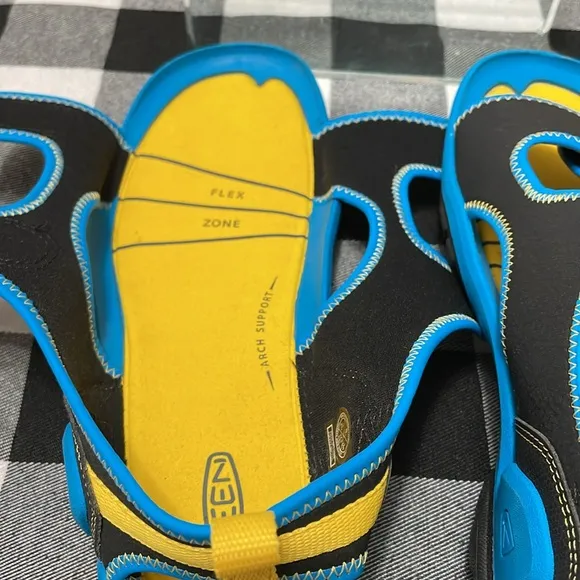 KEEN Knotch River Outdoor Water Shoe Sandal 2 Strap Waterproof Boys 6 Blue Black