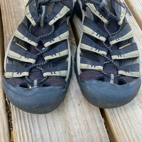 𝅺KEEN Newport H2 Men’s Hiking Water sandals size 8
