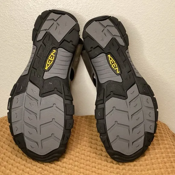 Keen Newport H2 Waterfront Sandals Men's Sz 15 Olive Brown Straps Outdoor