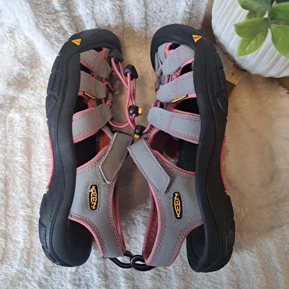 Keen Newport H2 Waterproof Sport Sandals Pink Gray Women's 8/ Youth 6/ EU 39