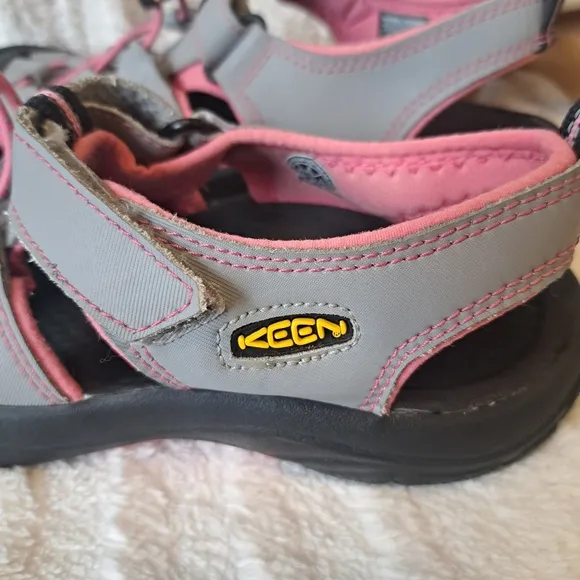 Keen Newport H2 Waterproof Sport Sandals Pink Gray Women's 8/ Youth 6/ EU 39