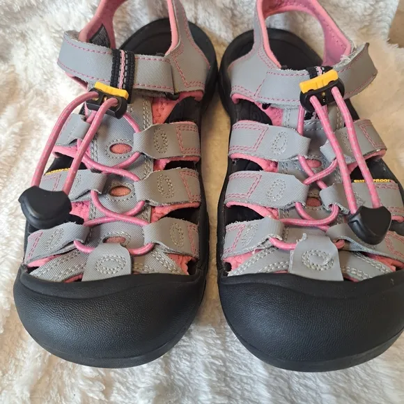 Keen Newport H2 Waterproof Sport Sandals Pink Gray Women's 8/ Youth 6/ EU 39