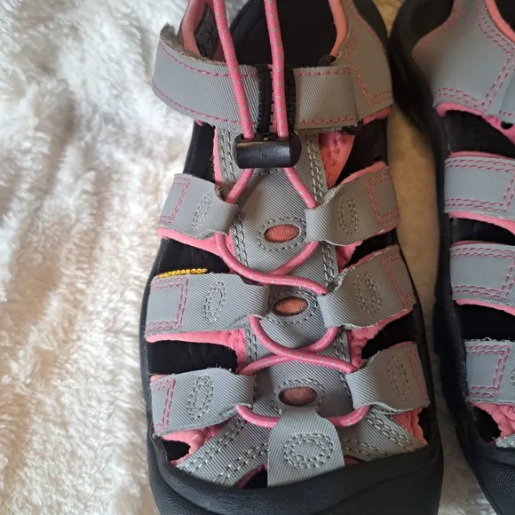 Keen Newport H2 Waterproof Sport Sandals Pink Gray Women's 8/ Youth 6/ EU 39