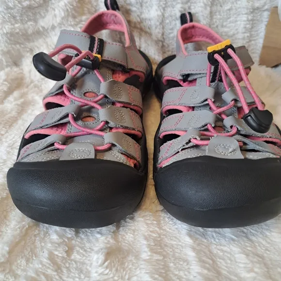 Keen Newport H2 Waterproof Sport Sandals Pink Gray Women's 8/ Youth 6/ EU 39