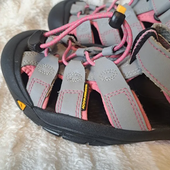Keen Newport H2 Waterproof Sport Sandals Pink Gray Women's 8/ Youth 6/ EU 39