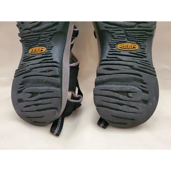 KEEN Womens Sz 7 Whisper Outdoor Active Closed Toe Water Sandals Black SM 0309