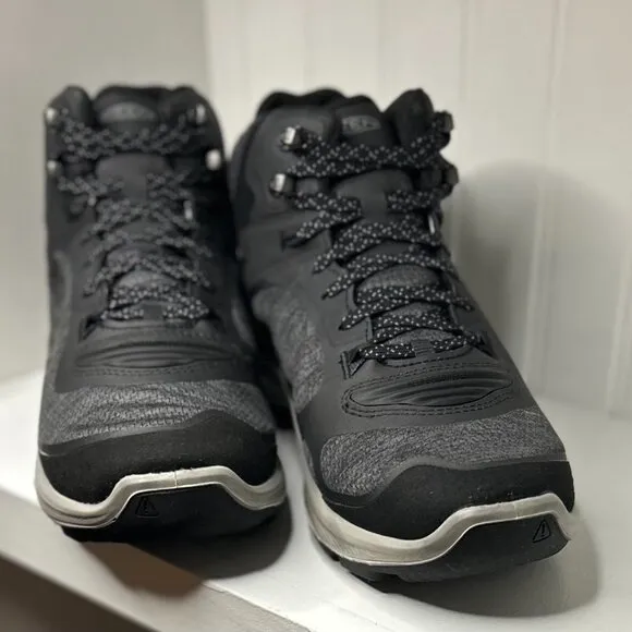KEEN Womens Terradora Black Hiking Boots Size 10