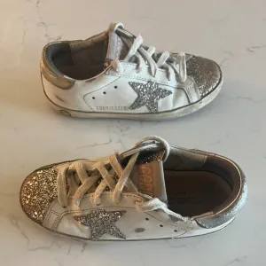 Kids Golden Goose Superstar sneakers size EU 29, US 11.5