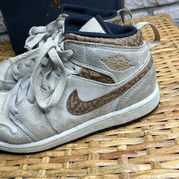 Kids Jordan Air 1 Mid SE Suede