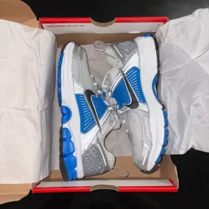 Kids Nike Vomero 5 size 3.5Y