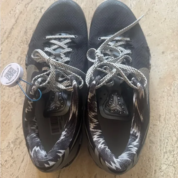Kobe 8 ‘Philippines Pack - Black And Silver’ Size 9- 2013 Authenticated