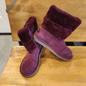 Koolaburra by Ugg Burgundy size 8 suede winter boots
