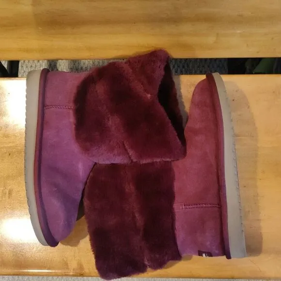 Koolaburra by Ugg Burgundy size 8 suede winter boots
