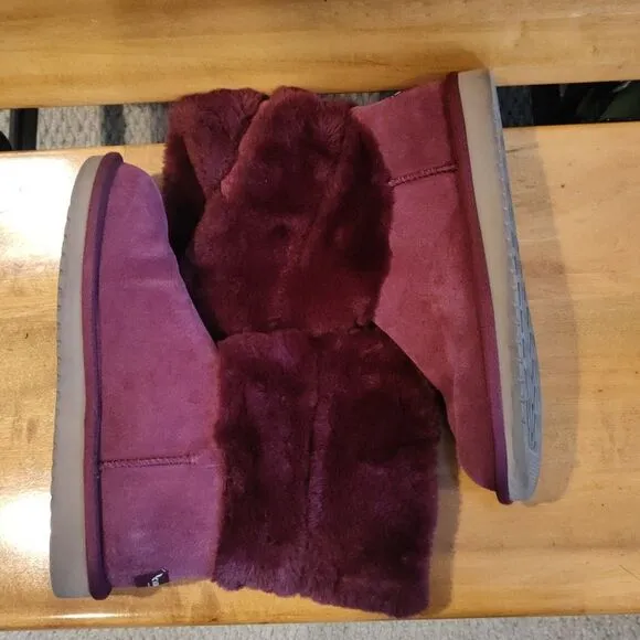 Koolaburra by Ugg Burgundy size 8 suede winter boots