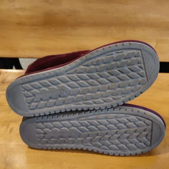 Koolaburra by Ugg Burgundy size 8 suede winter boots