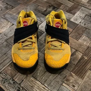 Kyrie 2 GS School Bus Shoes Nike