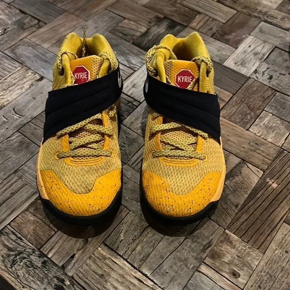 Kyrie 2 GS School Bus Shoes Nike